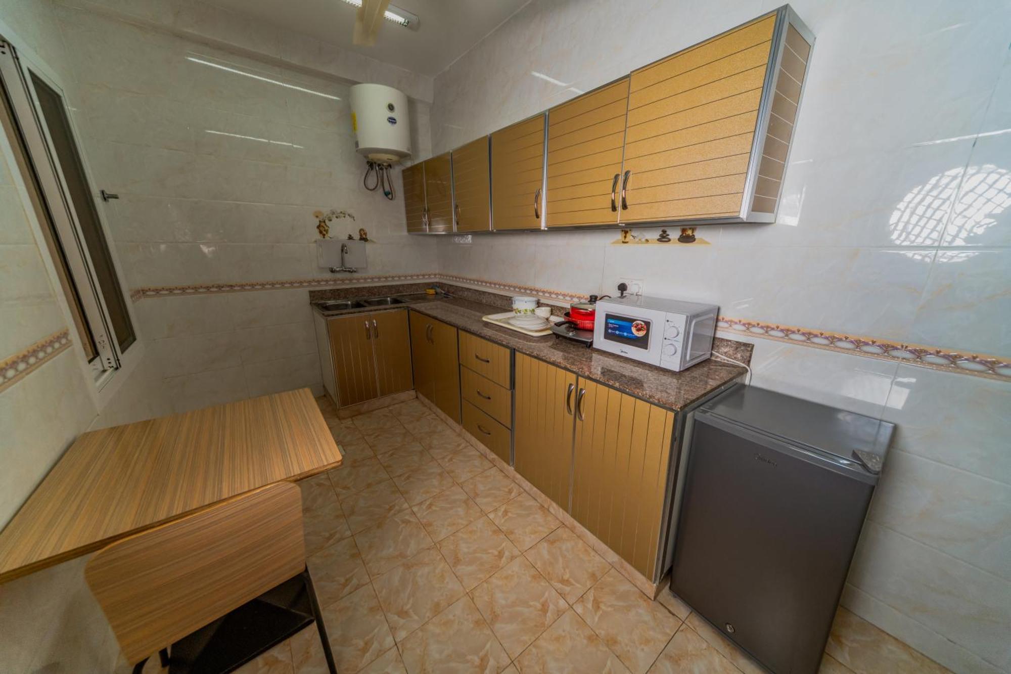 Zaki Hotel Apartment Sur Exterior photo