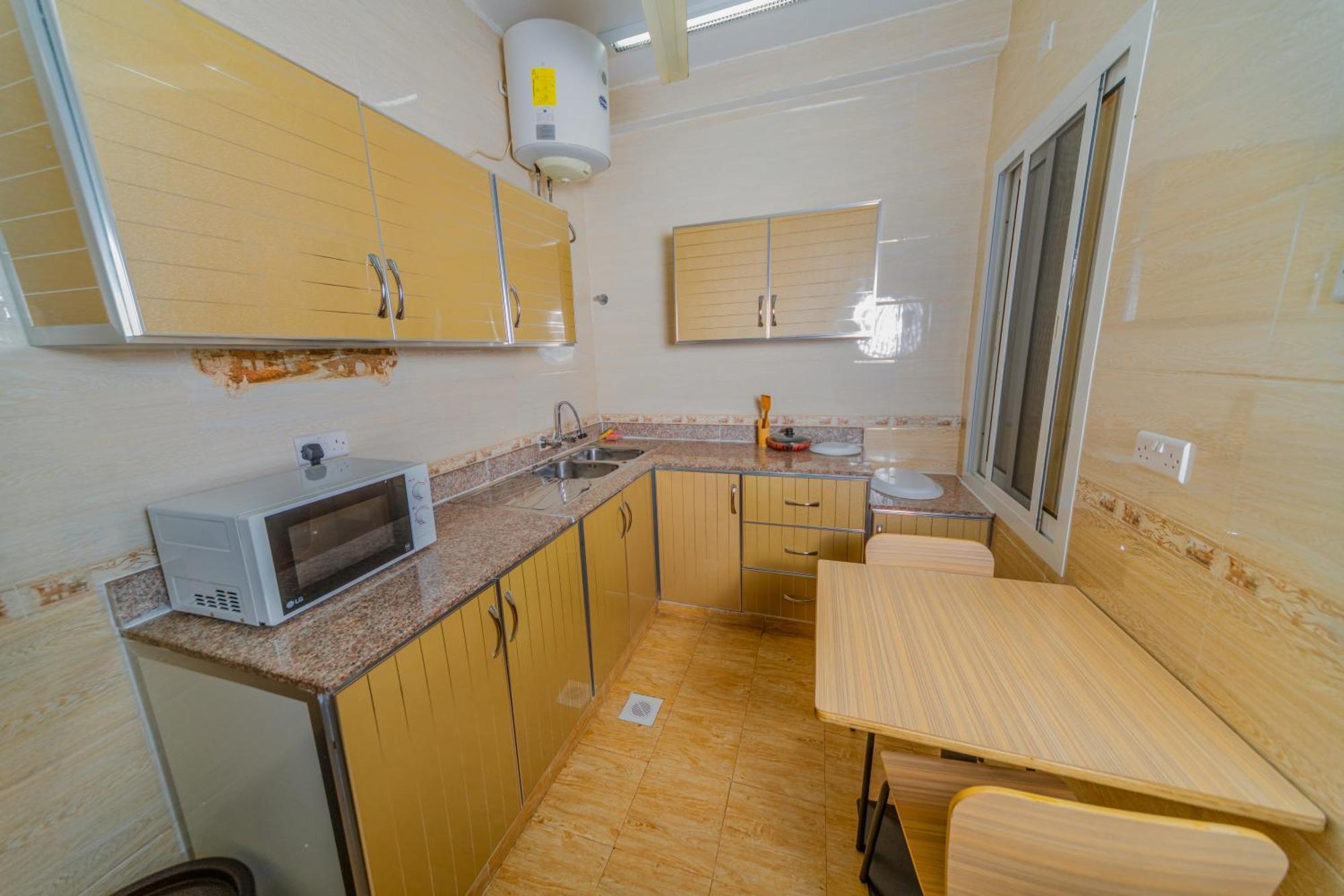 Zaki Hotel Apartment Sur Exterior photo